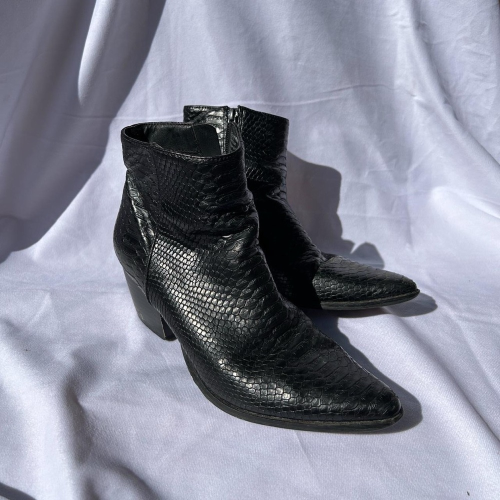 US 6.5 COWBOY BLACK ANKLE BOOTS